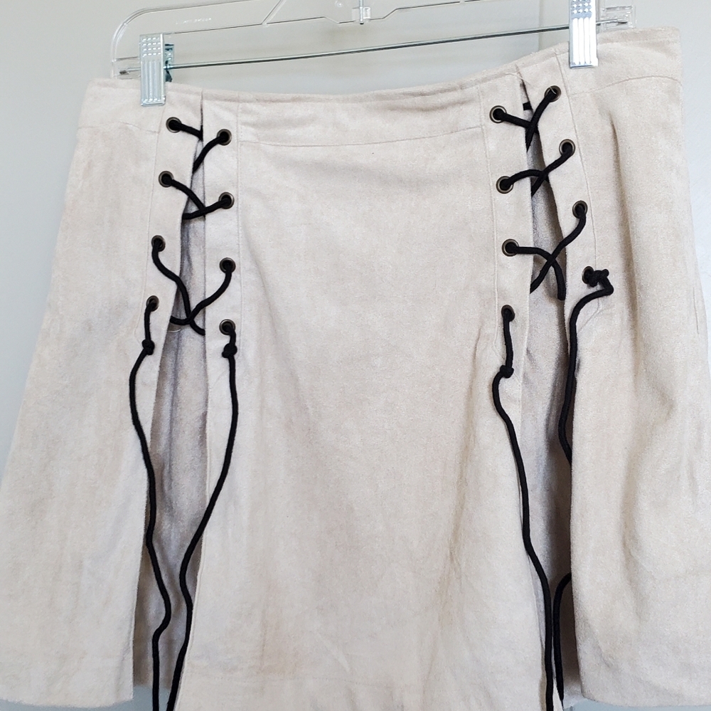 Pleated faux seude skirt